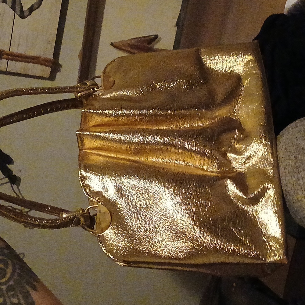 Lustrous Gold Women's Shoulder Bag - Picture 2 of 2